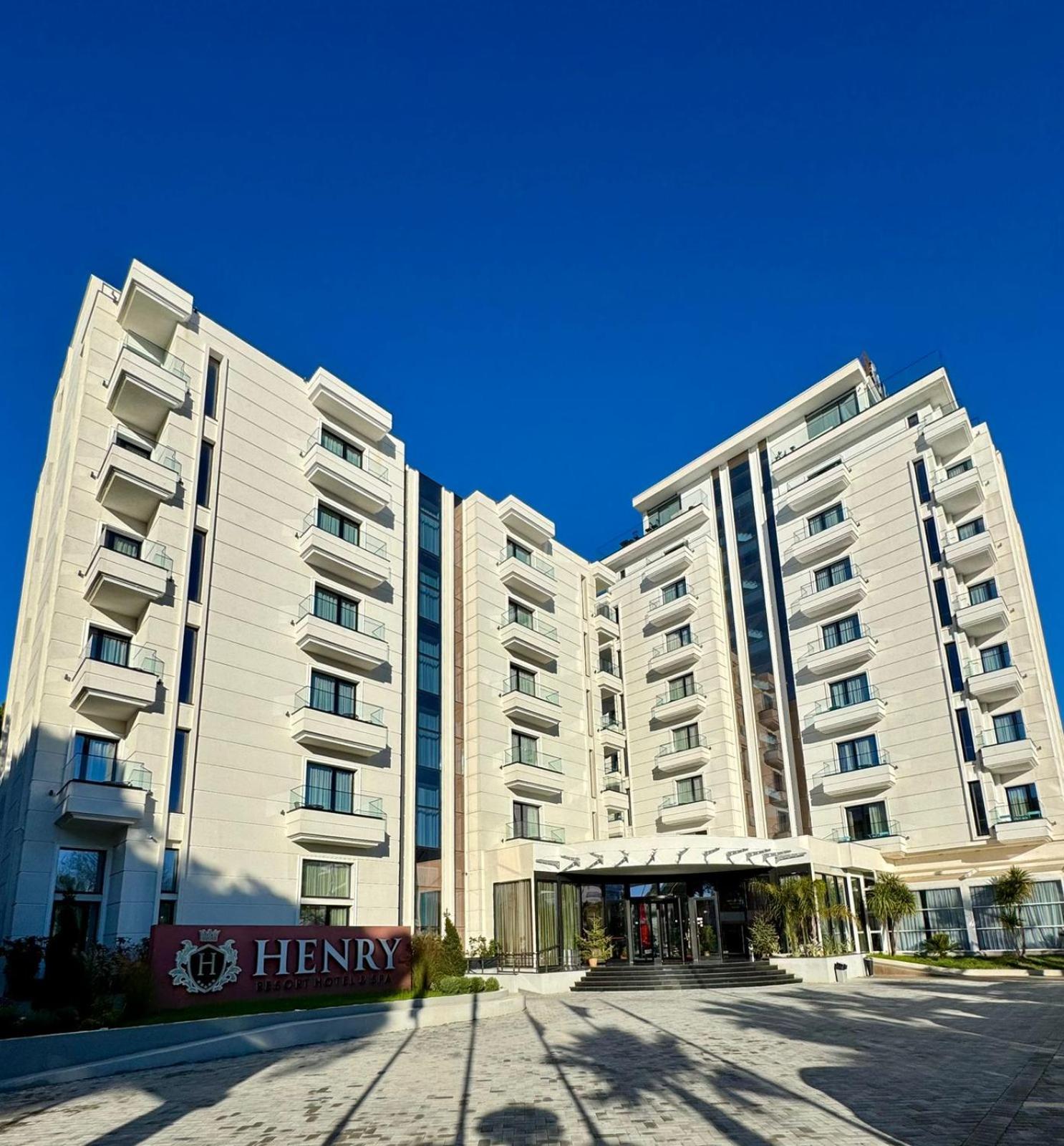 Hotel Henry &