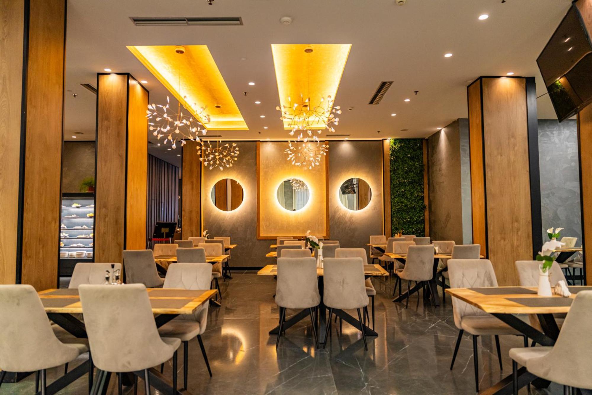 Hotel Henry & Golem (Tirana)